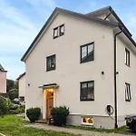 Awesome Apartment In Goeteborg With Wifi